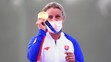 Zuzana Rehák Štefečeková so zlatou olympijskou medailou v trape.