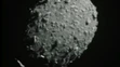 Sonda NASA sa v rámci testovacej misie úspešne zrazila s asteroidom.