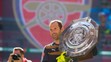 Petr Čech s trofejou 