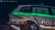 Muž poškodil dve policajné autá