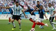 Kylian Mbappe dáva tretí gól do argentínskej bráne.