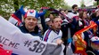 Pochod slovenských fanúšikov v Ostrave pred zápasom s Dánskom.