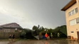 Následky búrky v Hlohovci.
