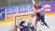Andres Ambuhl zo Švajčiarska sa teší z gólu v dueli MS 2017 proti Francúzsku.