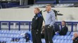 Sprava tréner Ružomberka Norbert Hrnčár a tréner Evertonu Ronald Koeman počas prvého duelu 3. predkola EL.