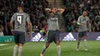 Zúfalá trojica Realu Madrid Karim Benzema, Pepé a Cristiano Ronaldo v zápase s Realom Betis.