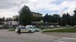 Polícia zasahuje vo Vrútkach po útoku na škole.