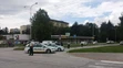 Polícia zasahuje vo Vrútkach po útoku na škole.