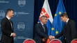 Vláda a lekárski odborári podpísali v stredu na Úrade vlády SR memorandum, ktoré rieši požiadavky lekárov v hromadných výpovediach