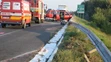 Mikrobus s rumunskými občanmi sa pri Sekuliach na D2 zrazil s kamiónom.