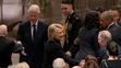 Exprezidenti Bill Clinton s manželkou Hillary a Barack Obama.