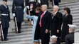 Donald Trump s manželkou Melaniou, viceprezident Mike Pence s manželkou Karen.