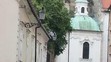 Pri Dóme sv. Martina našli maketu moslimky so samopalom. Okolie je uzavreté