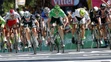 Záverečný špurt na 7. etape TdF medzi Markom Cavendishom, André Greipelom a Petrom Saganom (biely dres vpravo).