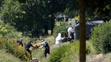 Vyšetrovatelia pracujú neďaleko továrne vo francúzskom meste Saint-Quentin-Fallavier.