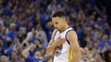 Stephen Curry oslavuje ďalší presný trojkový zásah. 