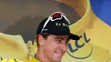 Peter Sagan v žltom drese pre vedúceho pretekára priebežného poradia TdF a dresom majstra sveta.