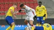 Zľava Michalovčan Filip Vaško, hráč Trnavy Milan Ristovski, dole Michal Ranko a v pozadí Wisdom Uda Kanu (obaja Michalovce).