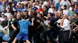 Kouč Chelsea Thomas Tuchel v šarvátke s náprotivkom z Tottenhamu Antoniom Contem.