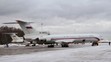 Na archívnej snímke z 15. januára 2015 lietadlo typu Tu-154 s registračným číslom RA-85572 na letisku neďaleko Moskvy.