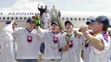 Hokejisti 12. mája 2002 prileteli do Bratislavy z Göteborgu po zisku zlatých medailí.