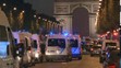 Na snímke policajné autá sú na bulvári Champs-Élysées v centre francúzskeho hlavného mesta Paríž, kde došlo k streľbe.