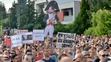 Protest pred Bonaparte.