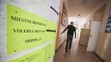 Referendum v Karlovej Vsi o rezidenčnom parkovaní a zakáze hazardu, ktoré sa je súbežne s parlamentnými voľbami.