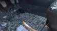 Vodiča počas jazdy zasiahli kusy ľadu.