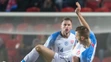 Hore slovenský záložník Ján Greguš a dole český záložník Tomáš Souček.