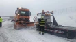 Vodič odťahovej služby sa zrazil so snežným pluhom.