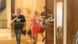 Britney Spears opúšťa hotel v Beverly Hills v sprievode jej priateľa Sama Asghariho