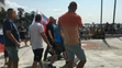 Demonštranti slovne a neskôr aj fyzicky napadli štáb TV Markíza.
