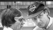 Na archívne snímke z 25. júla 1998 Niki Lauda a Michael Schumacher.