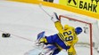 William Nylander a Henrik Lundqvist oslavujú víťazstvo na Kanadou.