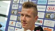 Juraj Kucka počas brífingu s novinármi na zraze futbalovej reprezentácie pred kvalifikačným dvojzápasom na EURO 2016 proti Špani