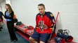 Marek Svatoš z Floridy Panthers čaká počas prvého dňa tréningového kempu 13. januára 2013 v americkom Coral Springs.