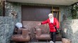 Galina Ivanovna ukazuje piecky, ktoré nechala vyrobiť podľa zadania od Ivana