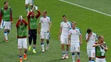 Sklamaní českí reprezentanti po prehre 0:1 so Španielskom na ME vo Francúzsku.
