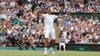 Novak Djokovič sa raduje po obhajobe wimbledonského titulu.