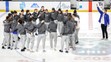 Slovenskí reprezentanti na ľadovej ploche po zrušení MS do 20 rokov.