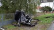 Auto pri nehode roztrhlo na polovicu