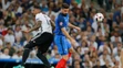 V hlavičkovom súboji Nemec Jerome Boateng (vľavo) a Francúz Olivier Giroud v semifinále ME.