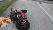 Tragická nehoda pri Bánovciach nad Bebravou si vyžiadala život motorkára.