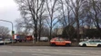 Na mieste zasahujú hasiči, policajti aj záchranári.