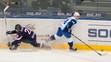 Vľavo Pavol Skalický (Slovan) a vpravo Jevgenij Lisovec (Minsk)