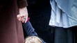 Rozkošný George a Charlotte v kostole. Ich rodičia porušili kráľovskú tradíciu