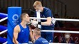 Boxer Andrej Csemez s trénerom Tomim Kid Kovácsom na OH v Tokiu.