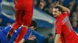 Zlatan Ibrahimovič (PSG), ktorý v snahe získať loptu v sklze neúmyselne zasiahol Oscara. Dostal červenú.