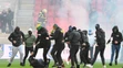 Bitka medzi fanúšikmi Slovana a Spartaka počas 11. kola futbalovej Fortuna ligy.